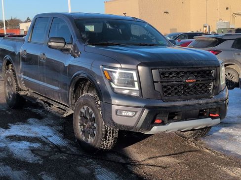 Used 2020 Nissan Titan PRO-4X image 7
