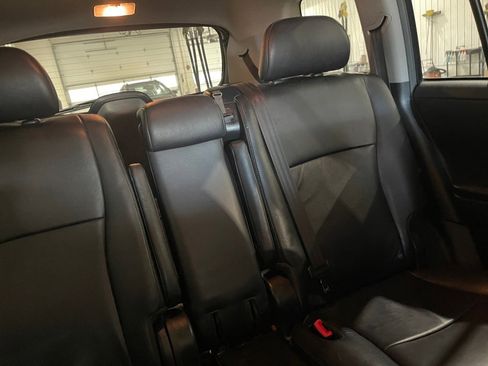 Used 2012 Toyota Highlander SE w/ Tow Pkg image 14