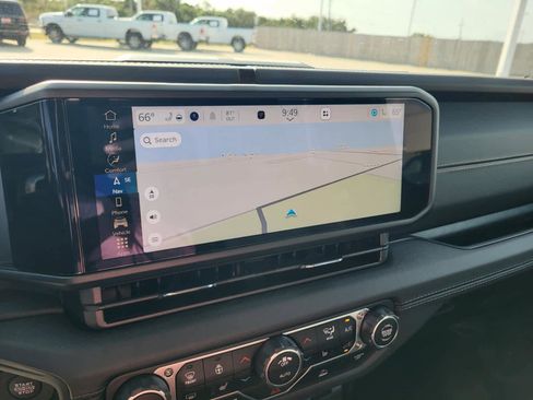 Used 2024 Jeep Gladiator Sport image 23