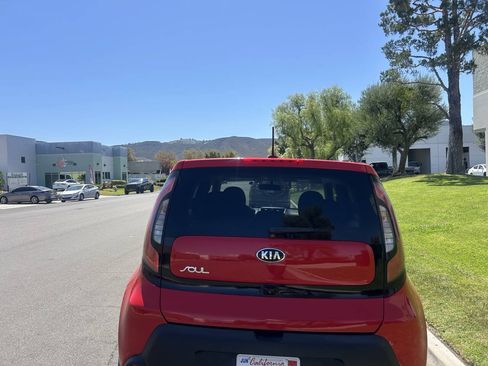Used 2015 Kia Soul + w/ Audio Package FWD image 7