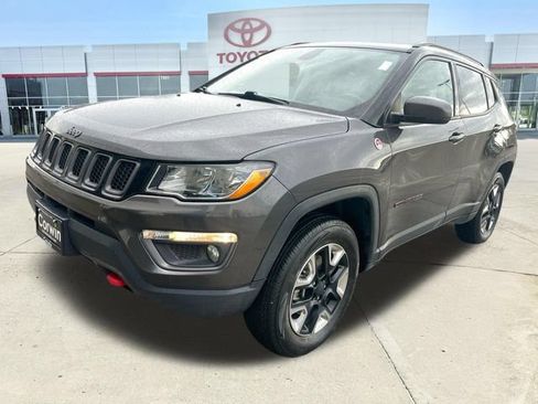 Used 2018 Jeep Compass Trailhawk w/ Leather Interior Group AWD/4WD image 4