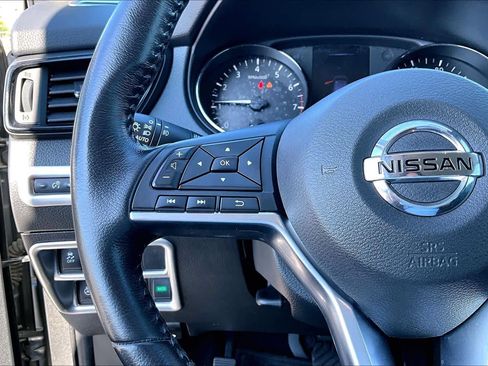 Used 2017 Nissan Rogue Sport SL w/ SL Premium Package FWD image 24