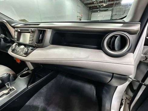 Used 2015 Toyota RAV4 XLE AWD/4WD image 26