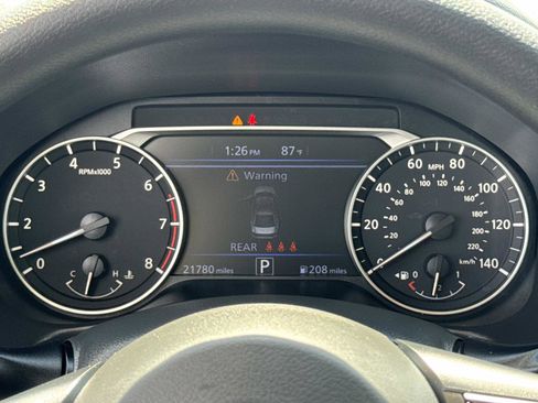 Used 2025 Nissan Altima 2.5 SV FWD image 11