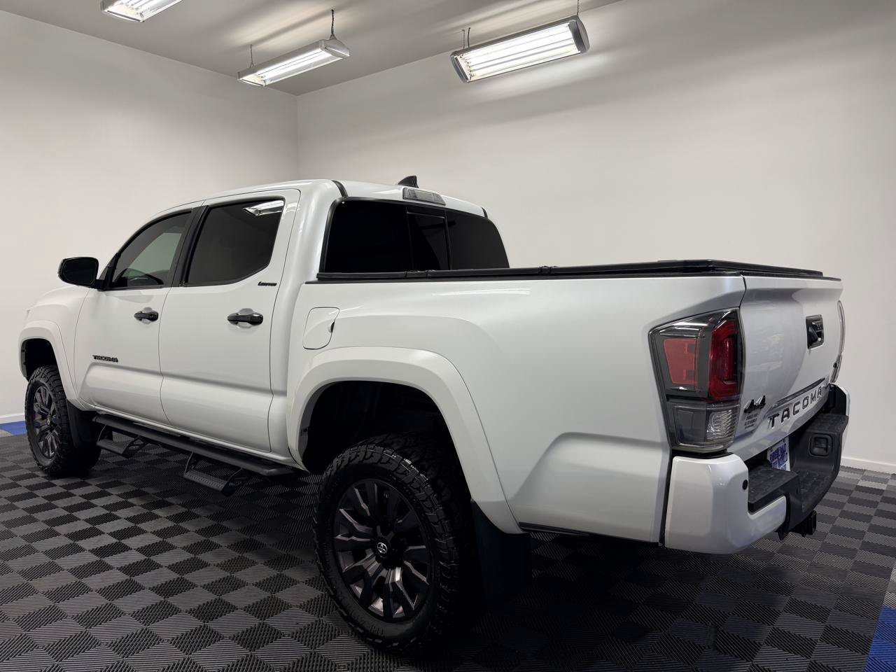 Used 2021 Toyota Tacoma Limited w/ Nightshade Package AWD/4WD image 10