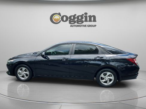 Certified 2023 Hyundai Elantra SE FWD image 2
