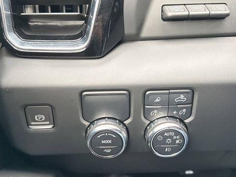 Used 2024 GMC Sierra 1500 Denali w/ Denali Reserve Package RWD image 12