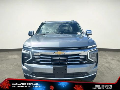 Used 2025 Chevrolet Suburban Premier RWD image 9