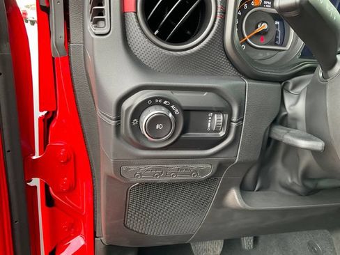 Used 2024 Jeep Wrangler Unlimited Rubicon w/ Technology Group AWD/4WD image 9