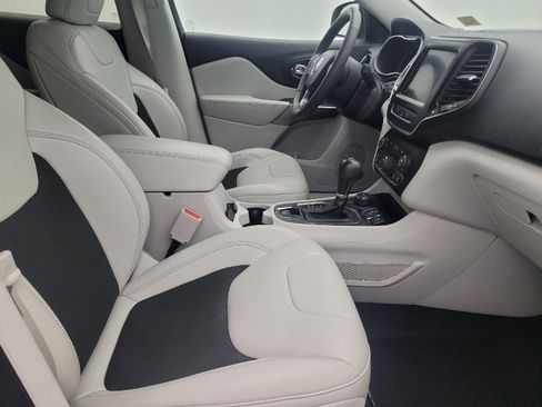 Used 2021 Jeep Cherokee Latitude Plus image 21