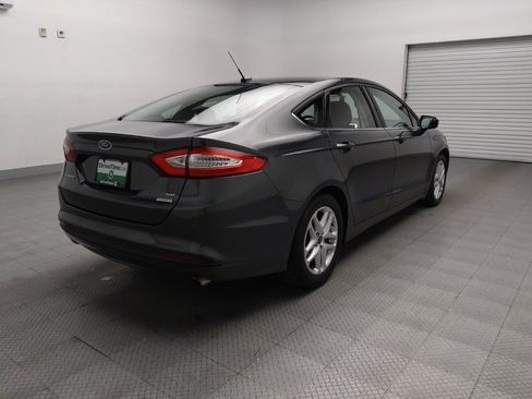 Used 2015 Ford Fusion SE image 9