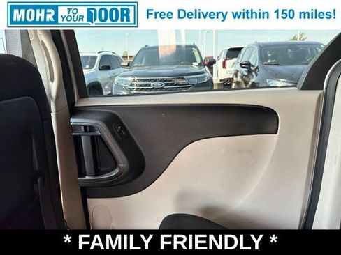 Used 2018 Dodge Grand Caravan SE w/ UConnect Hands-Free Group FWD image 37