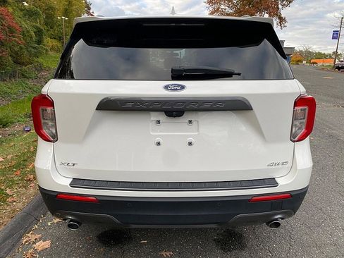 Certified 2022 Ford Explorer XLT w/ Equipment Group 202A image 8