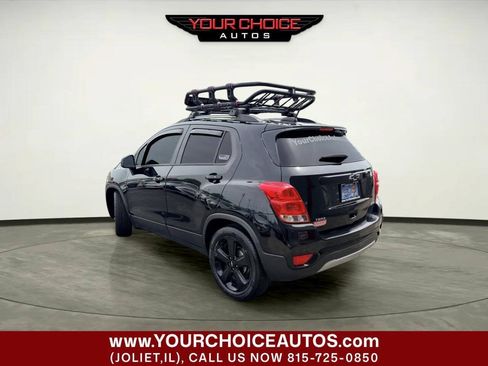 Used 2018 Chevrolet Trax Premier w/ Midnight Edition FWD image 3