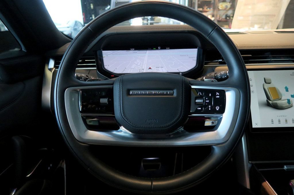 Used 2025 Land Rover Range Rover SE AWD/4WD image 14