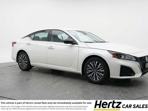 Used 2025 Nissan Altima 2.5 SV FWD image 1