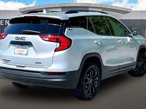 Used 2021 GMC Terrain SLE w/ Driver Convenience Package AWD/4WD image 2