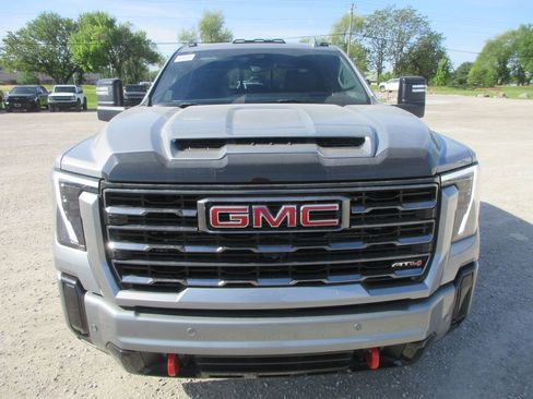 New 2026 GMC Sierra 2500 AT4 w/ AT4 Premium Plus Package AWD/4WD image 12