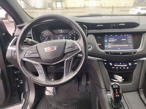 Used 2021 Cadillac XT5 Premium Luxury image 15