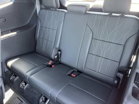 Used 2026 Buick Enclave Avenir w/ Super Cruise Package AWD/4WD image 70