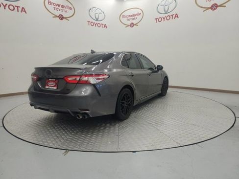 Certified 2019 Toyota Camry SE image 5