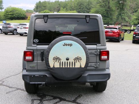 Used 2021 Jeep Wrangler Unlimited Sport w/ Sun And Sound Package AWD/4WD image 4
