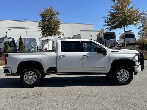 Used 2024 Chevrolet Silverado 3500 High Country w/ High Country Premium Package image 9