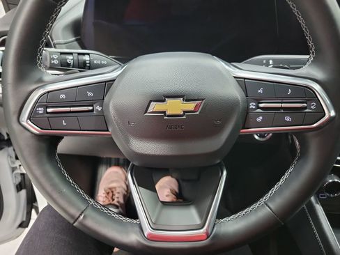 Used 2024 Chevrolet Traverse LT image 33