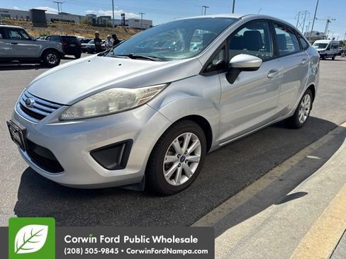 Used 2012 Ford Fiesta SE FWD image 3
