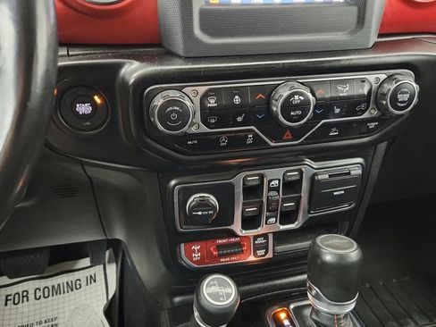 Used 2021 Jeep Gladiator Rubicon w/ LED Lighting Group AWD/4WD image 16
