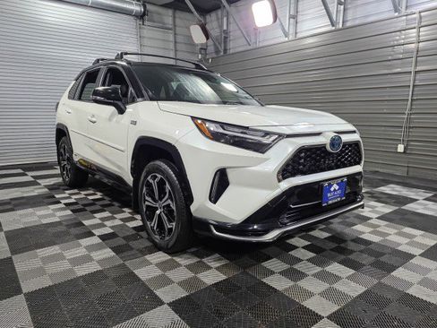 Used 2022 Toyota RAV4 XSE image 4