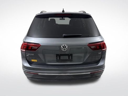 Used 2018 Volkswagen Tiguan SE w/ Panoramic Sunroof Package image 4