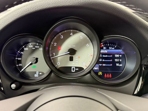 Certified 2026 Porsche Macan S AWD/4WD image 25