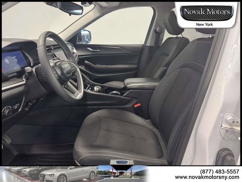 Used 2023 Jeep Grand Cherokee L Laredo w/ Luxury Tech Group I AWD/4WD image 12