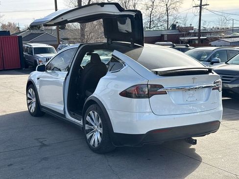 Used 2020 Tesla Model X Long Range image 4