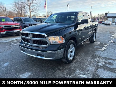 Used 2018 RAM 1500 SLT image 1
