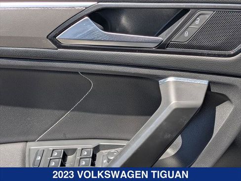 Used 2023 Volkswagen Tiguan SE R-Line FWD image 11