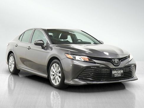 Used 2019 Toyota Camry LE FWD image 7