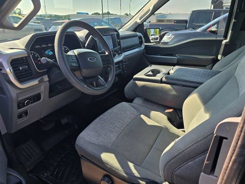 Used 2022 Ford F150 XLT w/ Trailer Tow Package RWD image 6
