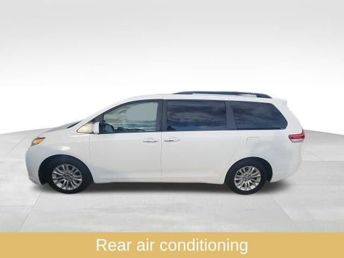 Used 2014 Toyota Sienna XLE image 4