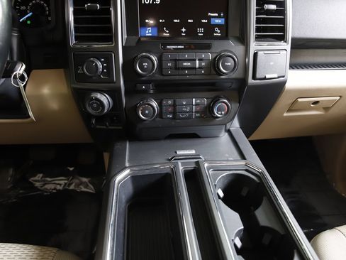 Used 2018 Ford F150 XLT w/ Equipment Group 302A Luxury AWD/4WD image 14