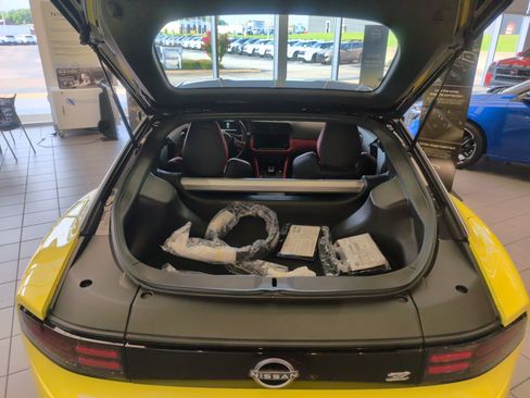 Used 2024 Nissan Z Performance w/ Floor Mat Package RWD image 16