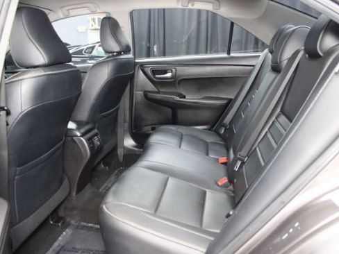 Used 2015 Toyota Camry XLE image 22
