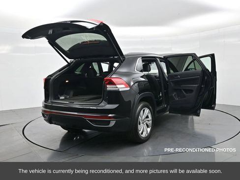 Used 2020 Volkswagen Atlas Cross Sport SEL image 35