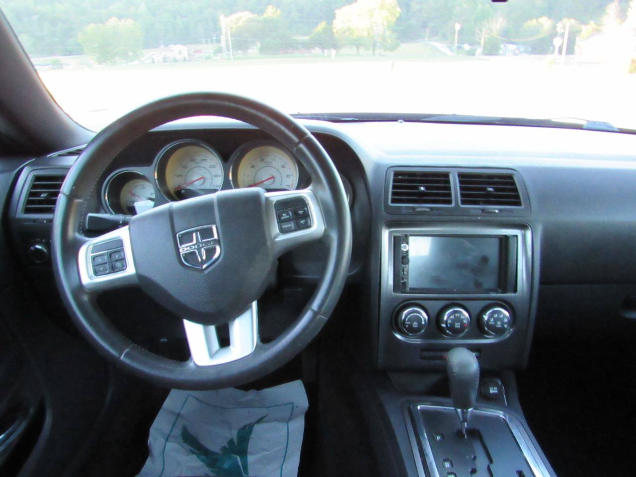 Used 2013 Dodge Challenger SXT RWD image 7