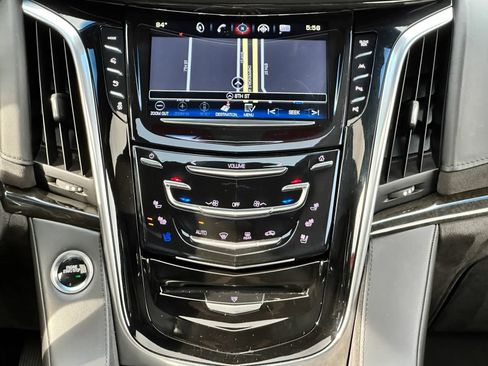 Used 2019 Cadillac Escalade Platinum AWD/4WD image 14