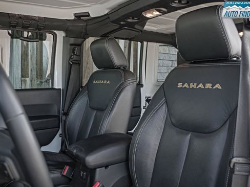 Used 2015 Jeep Wrangler Unlimited Sahara AWD/4WD image 11