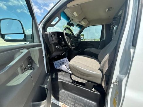 Used 2018 Chevrolet Express 2500 w/ Communications Package RWD image 16