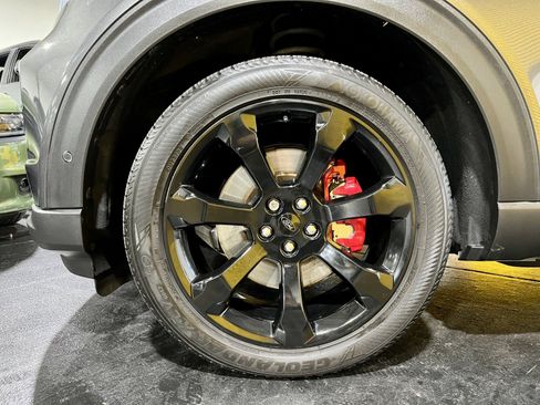 Used 2020 Ford Explorer ST w/ ST Street Pack image 29