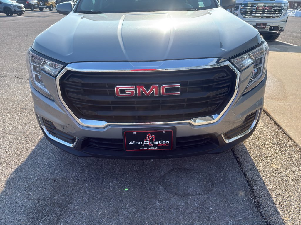 Used 2024 GMC Terrain SLE AWD/4WD image 4
